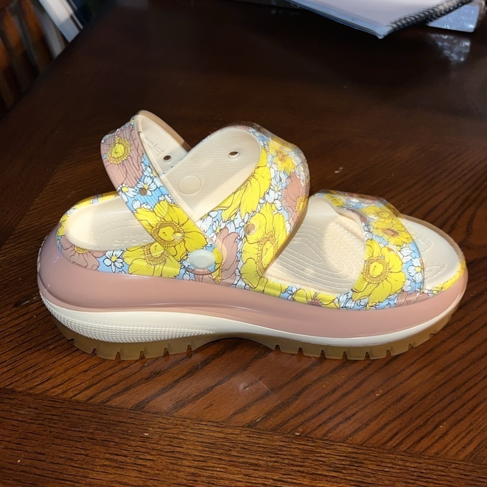 Crocs Classic Mega Crush Retro Floral Sandals Women’s Sz 8 - Picture 6 of 11